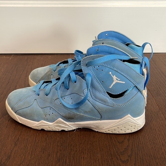 Men’s Blue Air Jordan’s High Tops Size 7